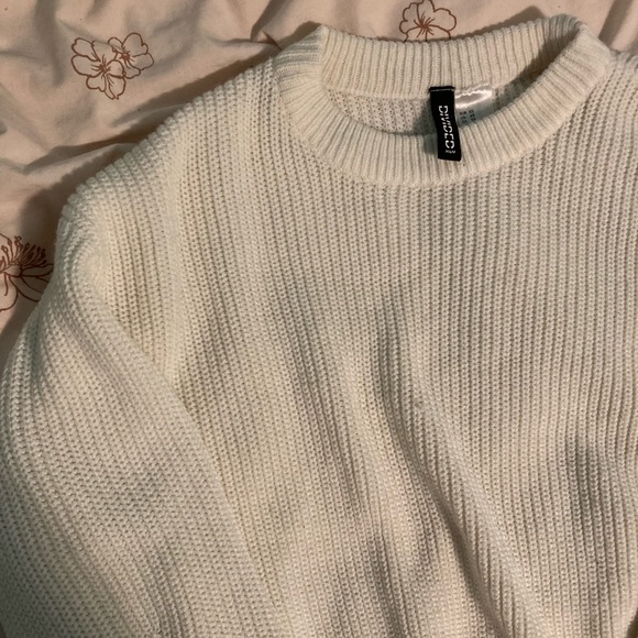 H&M Divided Cream Sweater - Picture 5 of 5